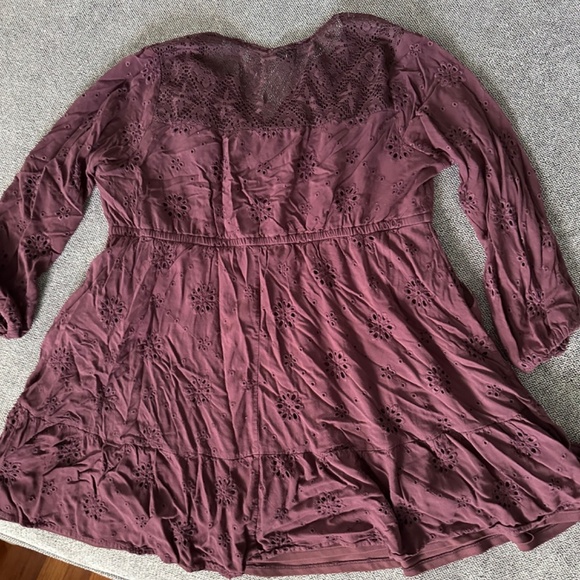 size 2 Torrid Women Plus Boho Mini Eyelet Challis Long Sleeve Shirt Dress - Picture 6 of 8